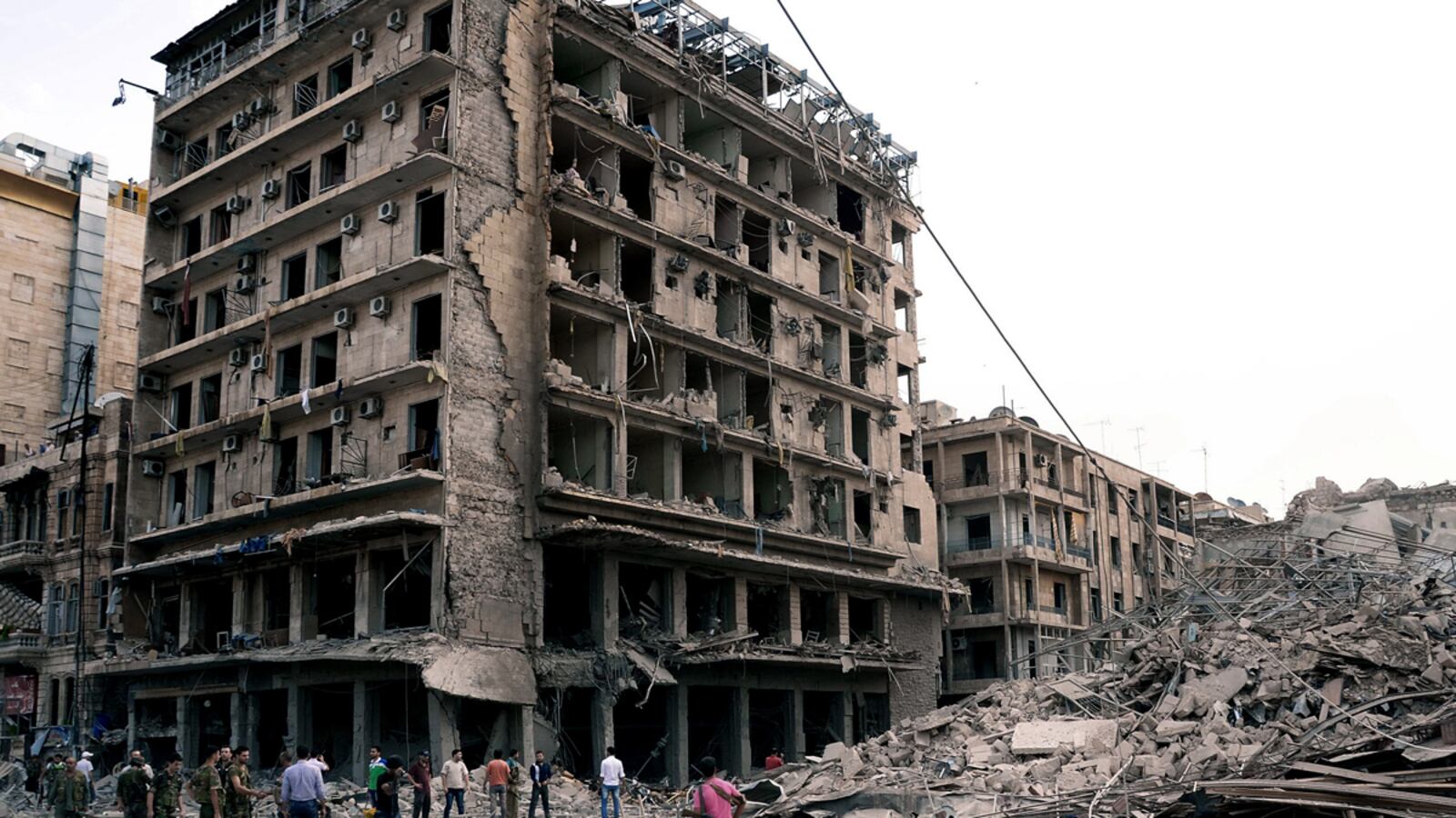 articles/2012/10/03/car-bombs-tear-through-aleppo/giglio-aleppo-triple-bombing-tease-embed_s19zyd