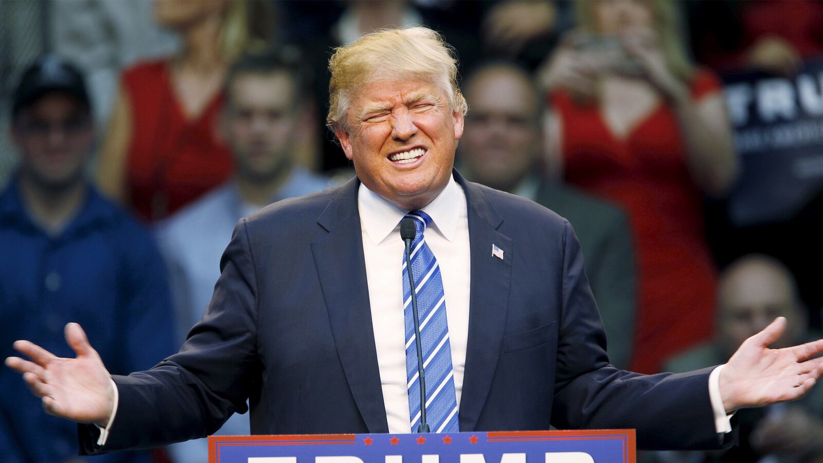 cheats/2015/12/10/donald-trump-joins-war-on-christmas/151205-wilson-trump-tease_cb9rhe