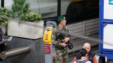 articles/2010/10/04/travel-like-a-counter-terrorist/streib-terrorism_131421_akrtmz