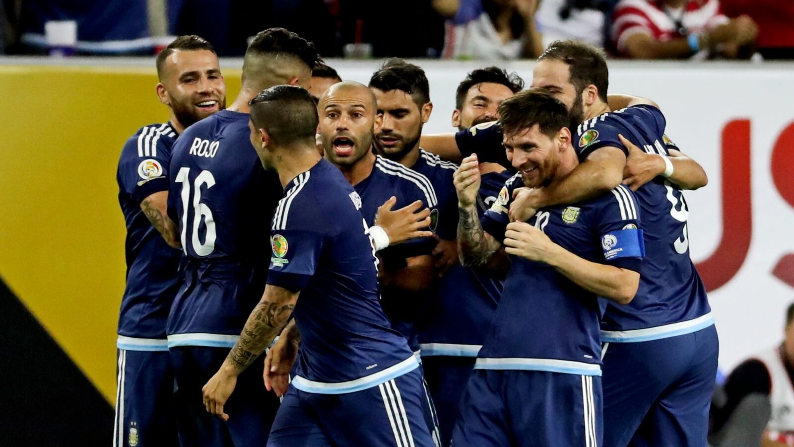 cheats/2016/06/22/argentina-beats-u-s-to-reach-copa-america-final/160622-copa-argentina-us-cheat_qyqwro