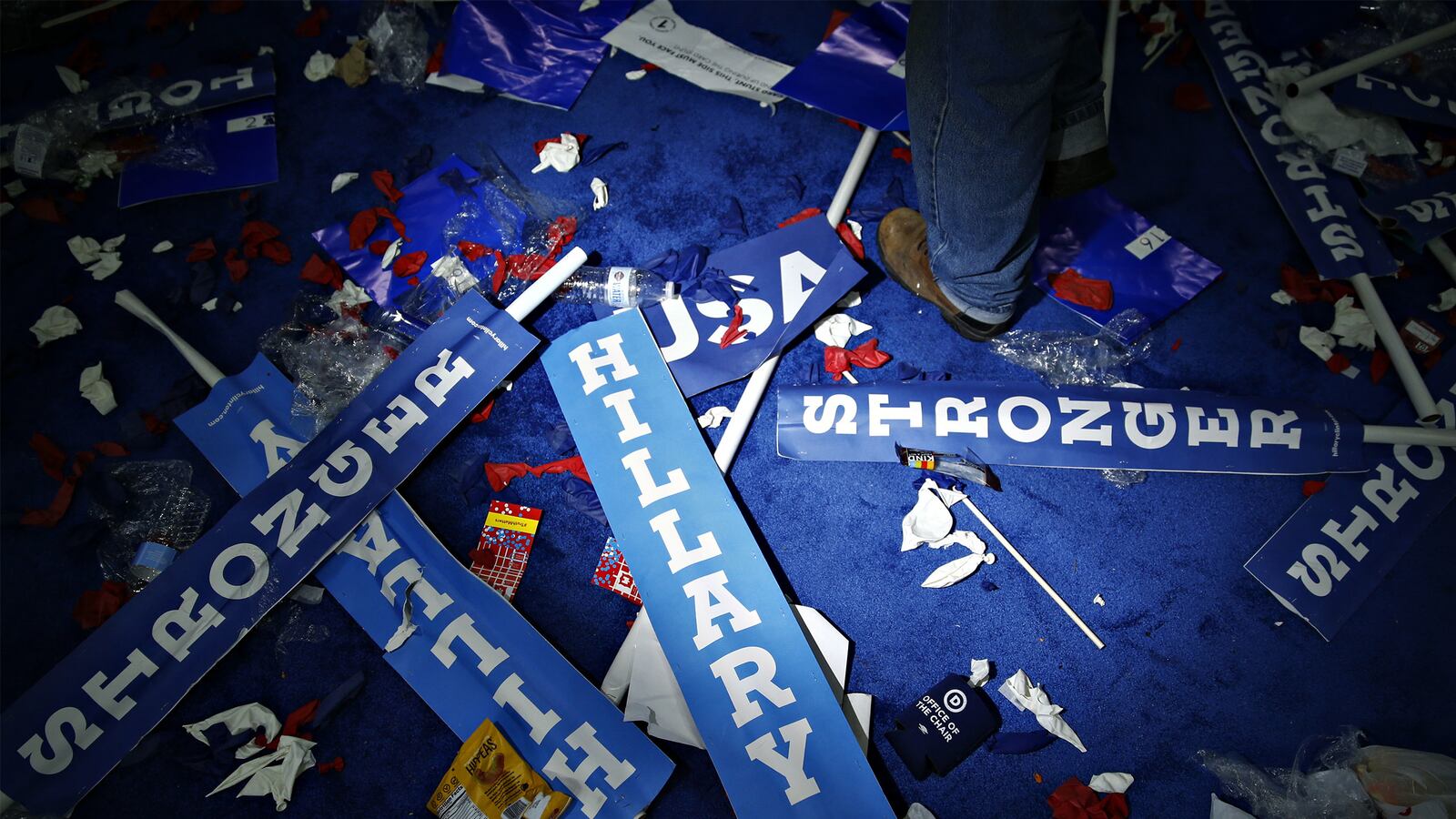 articles/2017/02/23/great-party-brutal-hangover-why-democrats-should-reject-their-donor-class/170222-lewis-death-dnc-tease_kh8bbj