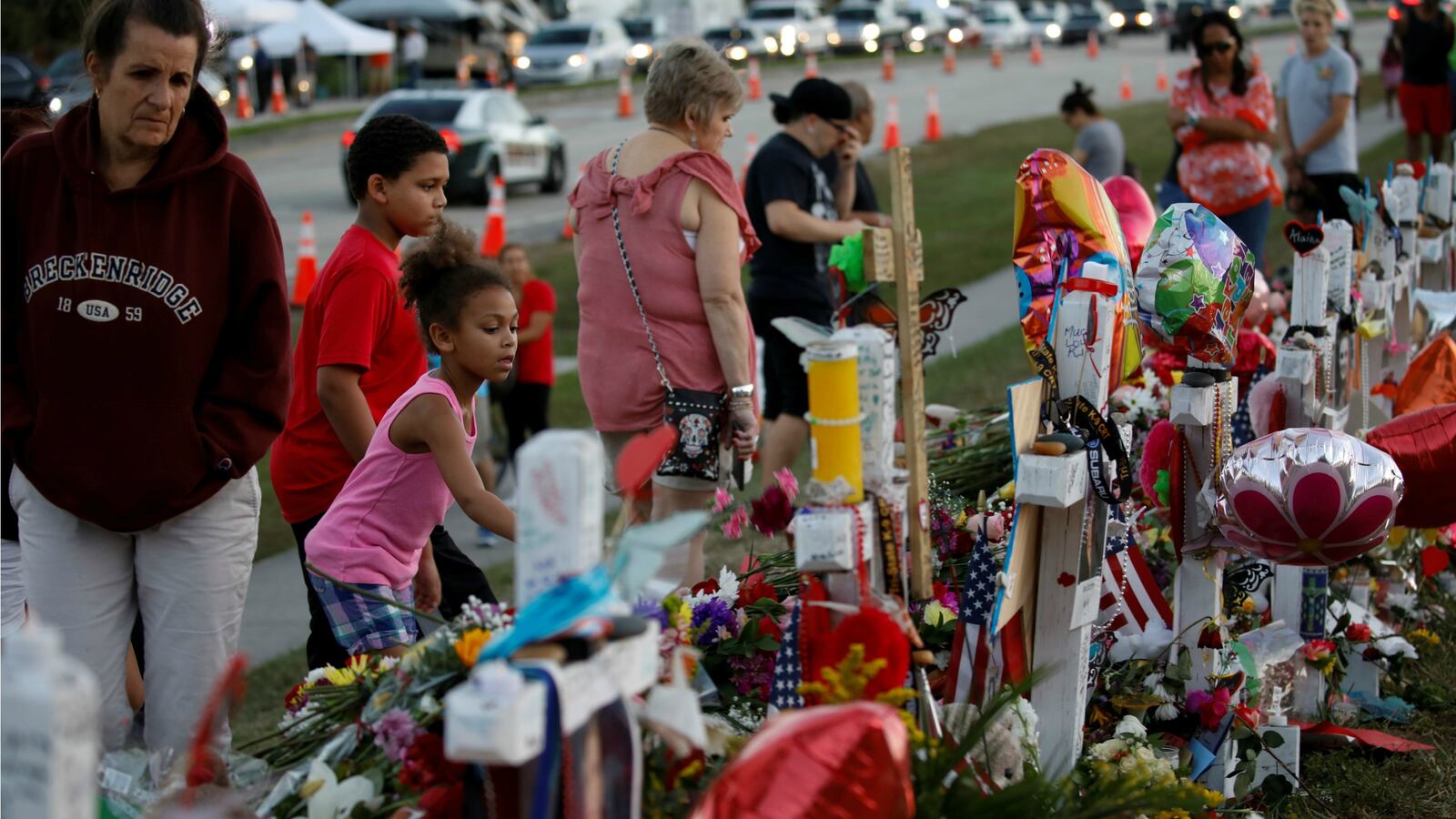 180224-florida-survivor-cnn-emails-cheat_sdlhux