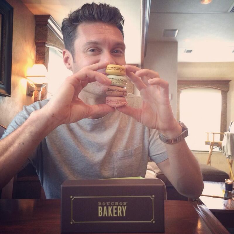 galleries/2014/03/23/oprah-justin-bieber-and-the-best-celebrity-selfies-of-the-week/140321-selfies-RyanSeacrest_dhmi6s