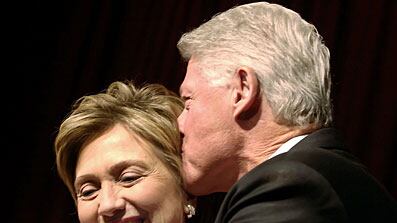 cheats/2009/08/19/bill-and-hillarys-romantic-getaway/bill-hillary_nj9jdv