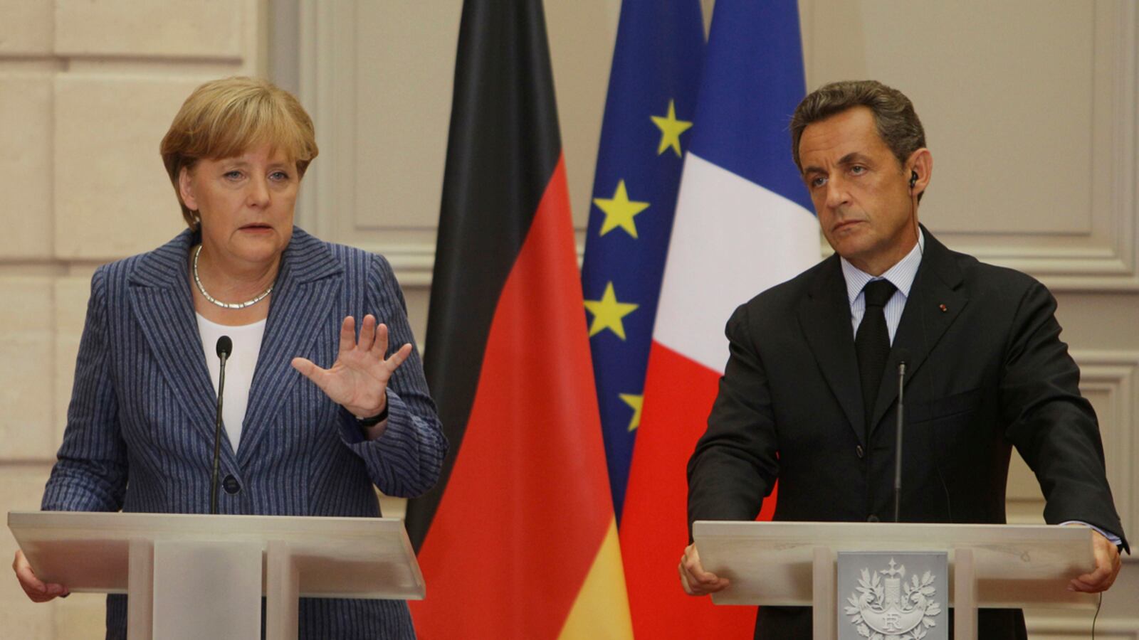 cheats/2011/08/16/sarkozy-merkel-propose-council/merkel-sarkozy-meeting-europe-economy-cheat_lbxzu5