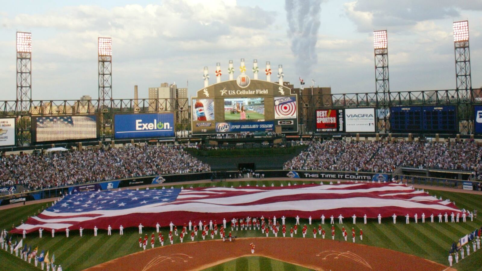cheats/2016/08/24/chicago-white-sox-stadium-now-guaranteed-rate-field/160824-us-cellular-field-cheat_wqtkff