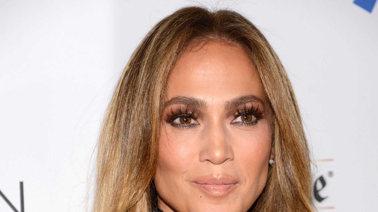 cheats/2014/04/13/j-lo-wins-top-glaad-award/140413-glaad-lopez-cheat_czpl5a