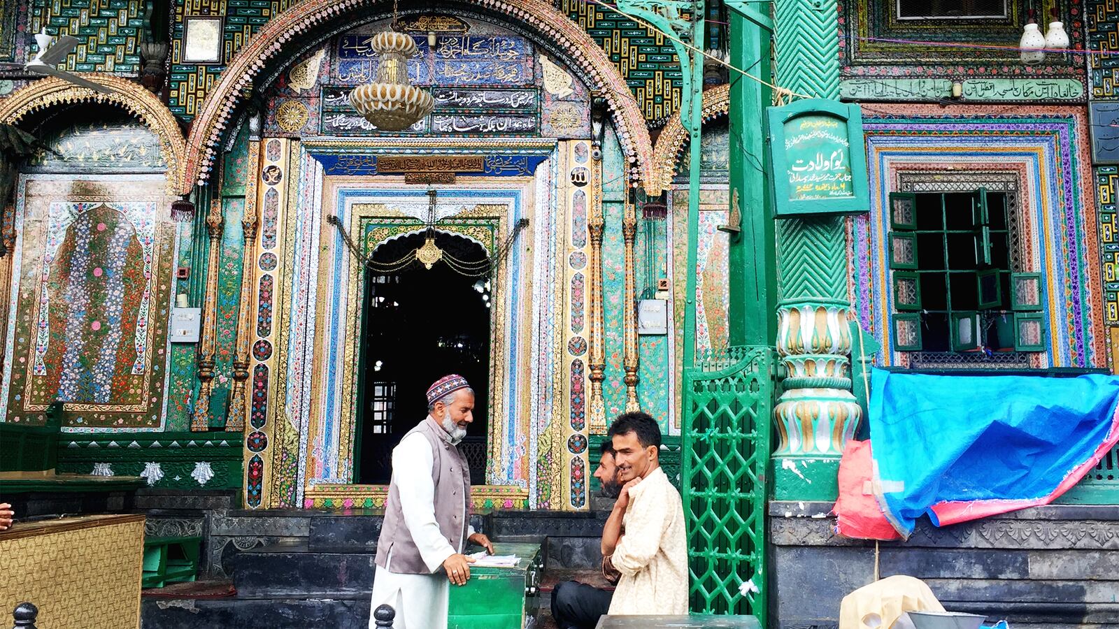 181026-chakraborty-kashmir-Downtown3_Mehk-C-hero_g4crmm