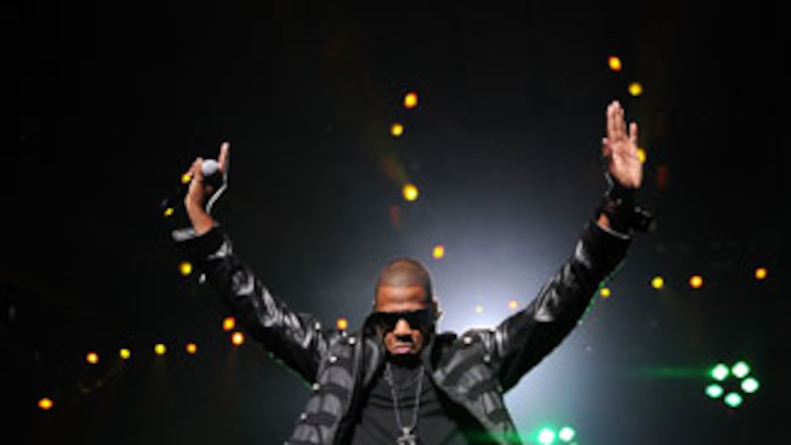 galleries/2010/04/13/coachella/coachella---jay-z_pebmiy