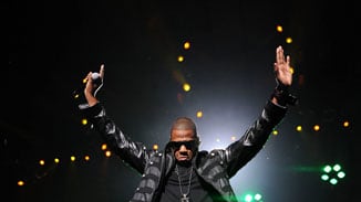 galleries/2010/04/13/coachella/coachella---jay-z_pebmiy