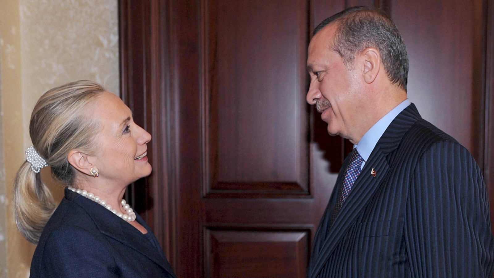 articles/2012/08/14/why-hillary-clinton-snubbed-the-syrian-national-council-on-istanbul-visit/hillary-clinton-turkey-giglio_slcanq