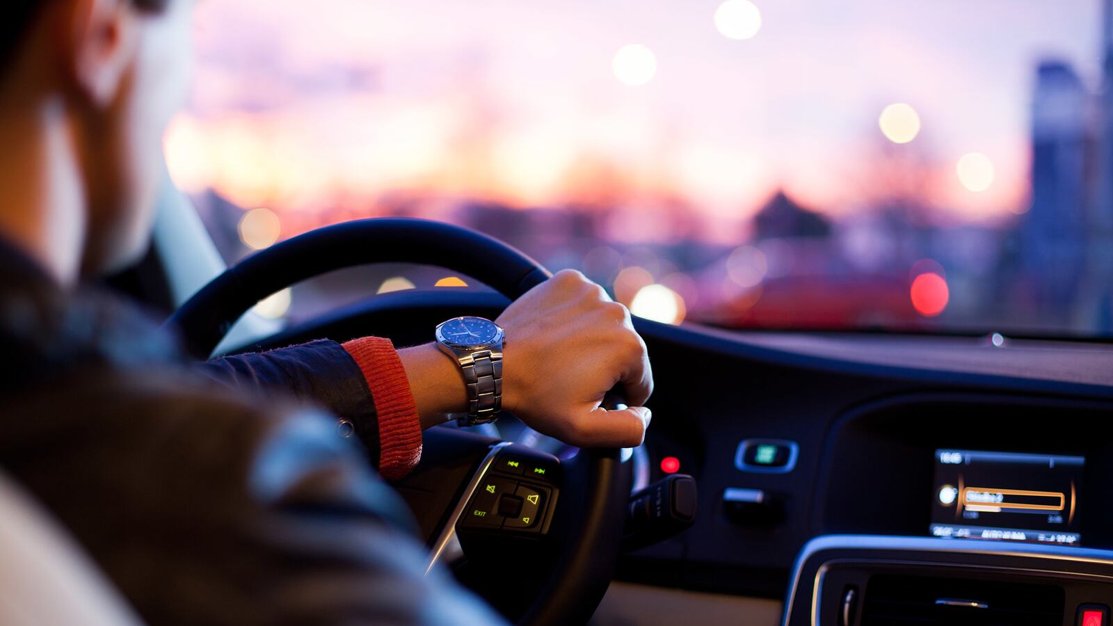 articles/2016/05/31/the-dream-of-the-smart-car-where-we-stand-today/160526-kelly-whykei-tease_o97cil