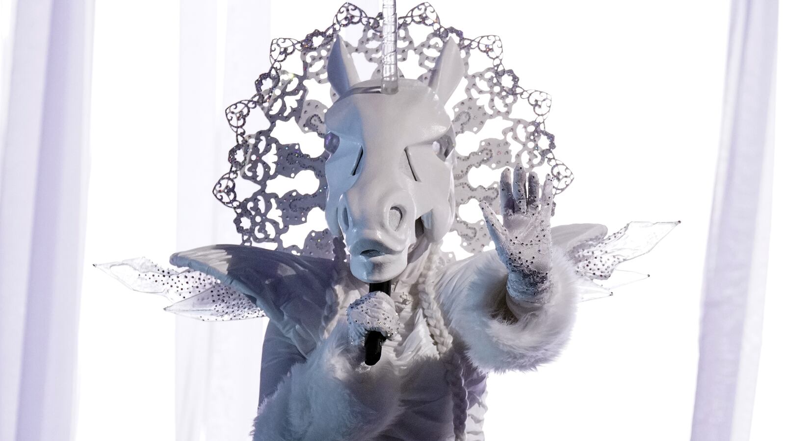 190102-fallon-masked-singer-tease_hrtwir