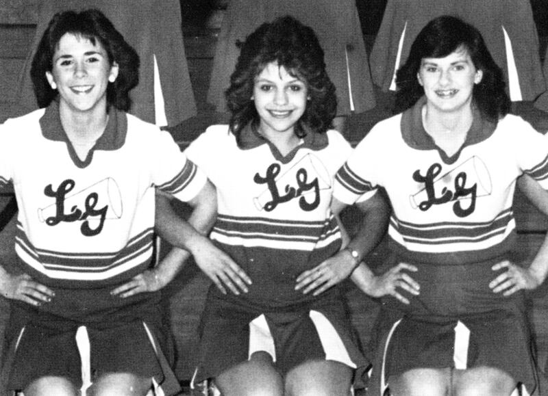 galleries/2011/09/05/celebrity-cheerleaders-photos/famous-cheerleaders-rachel-ray_ervnim