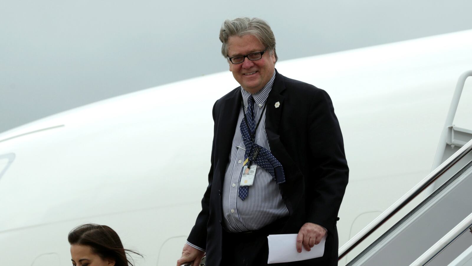 170531-bannon-exemption-ethics-rules-cheat_ctniag