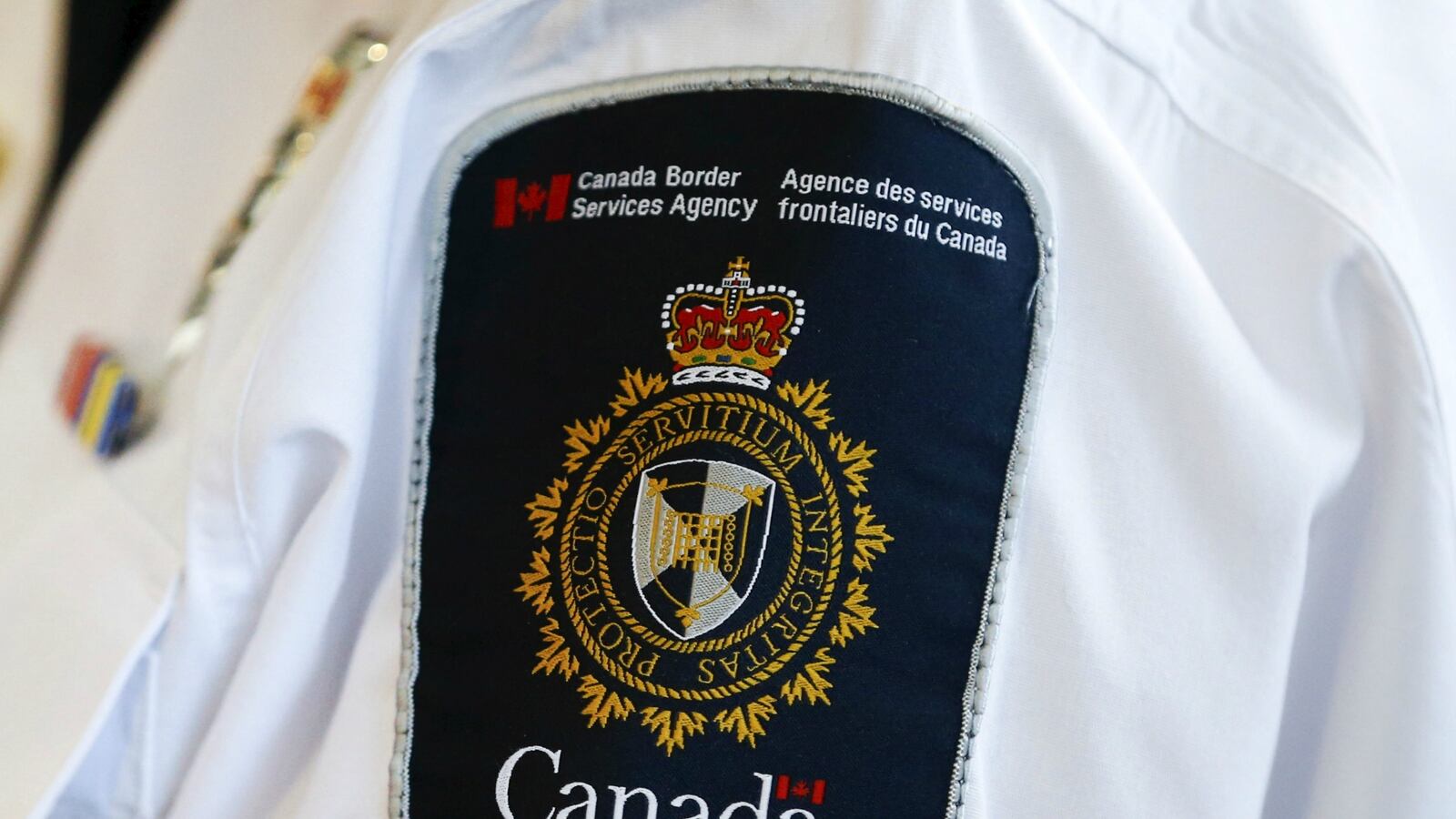 cheats/2017/03/18/report-canadian-border-patrol-detaining-record-number-of-mexicans/170318-canada-detentions-mexicans-cheat_emezjb