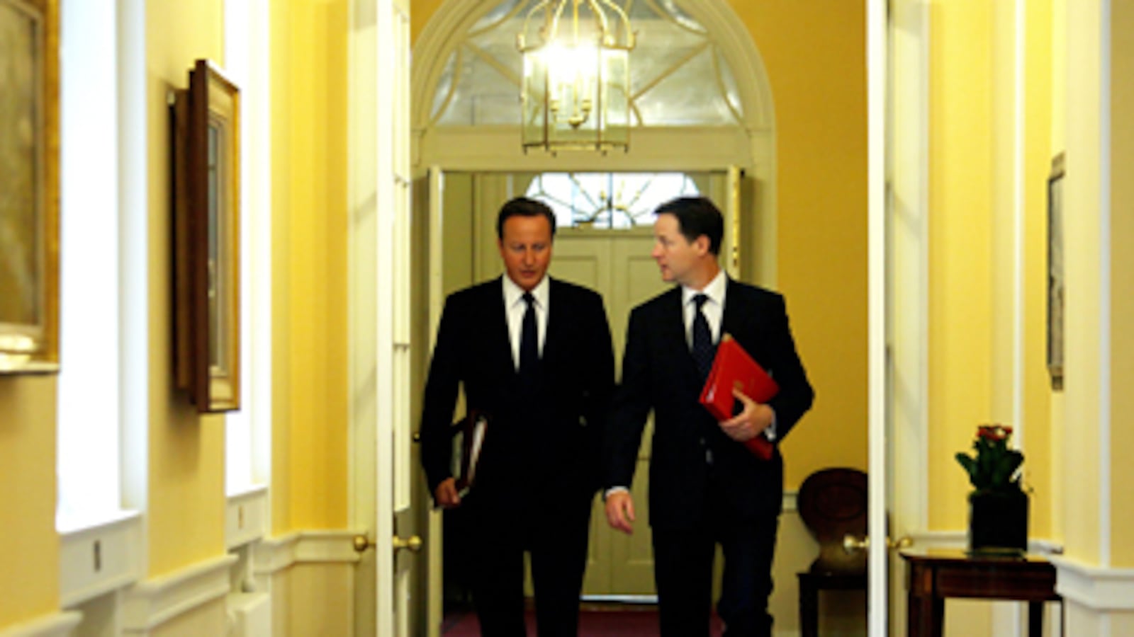 articles/2010/10/22/uk-spending-cuts-wont-help-the-us-economy/auerback-british_135544_xa9unw