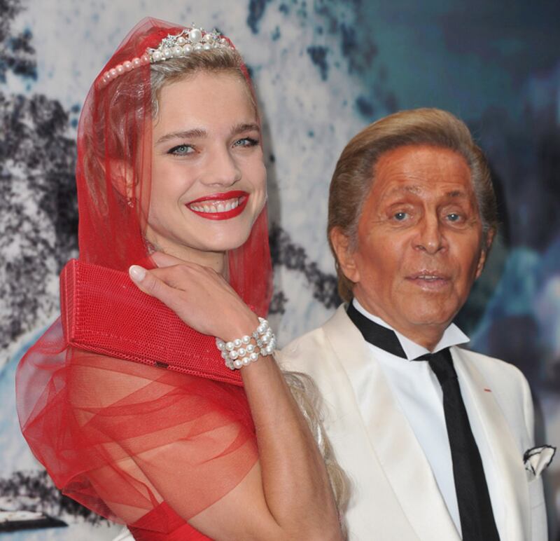 galleries/2011/07/07/valentino-garavani-natalia-vodianova-host-paris-star-studded-love-ball/love-ball-11_ss4ddm
