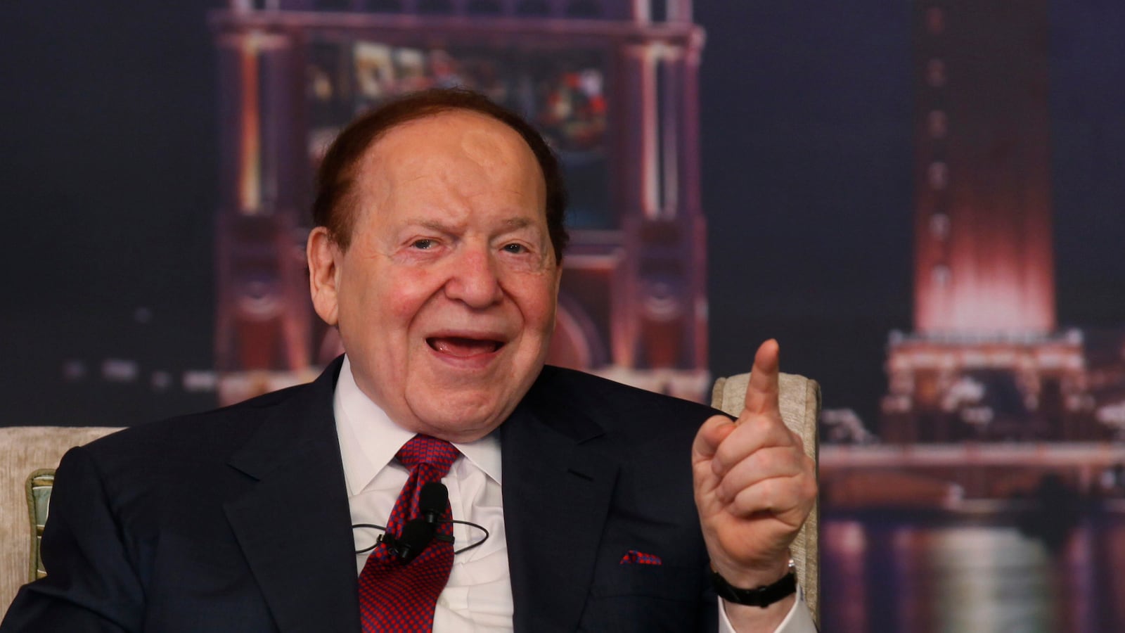 articles/2013/08/28/sheldon-adelson-pays-out-to-the-u-s-government/130828-Smith-Sheldon-Adelson-tease_slaces