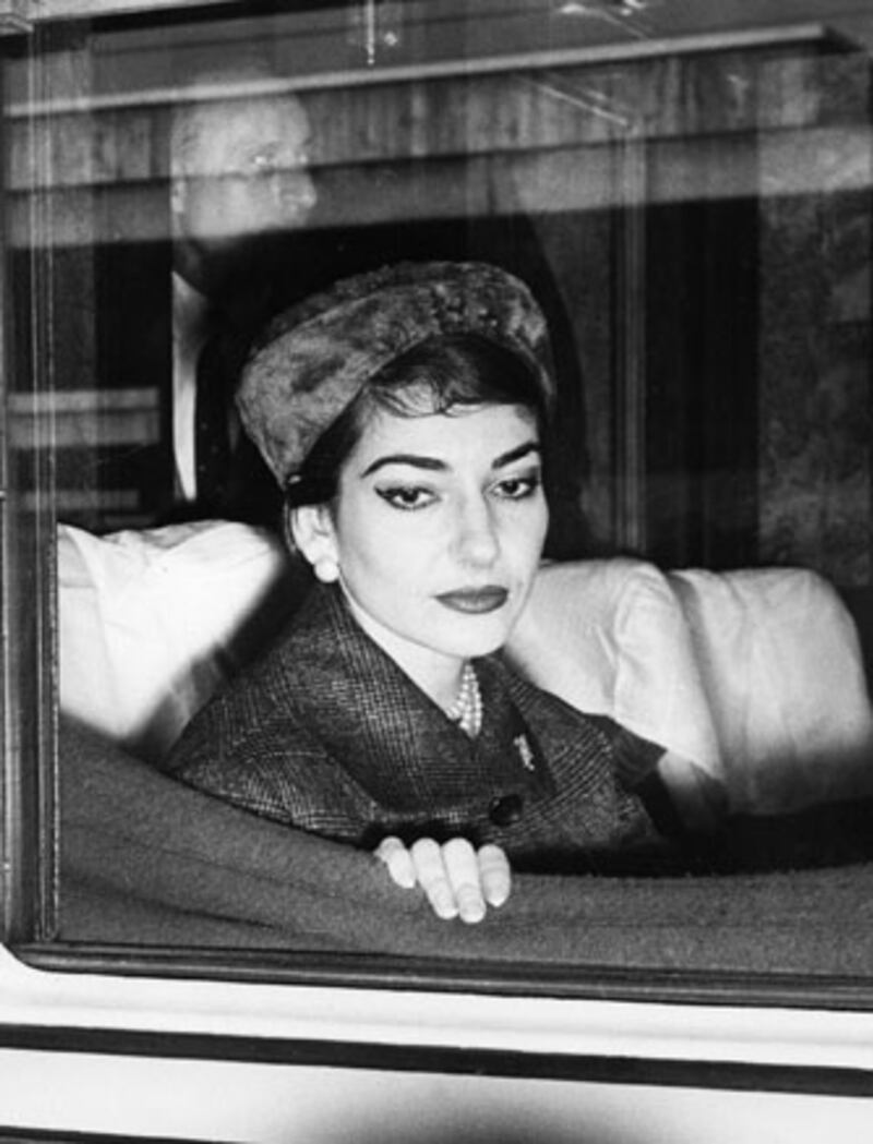 galleries/2010/05/13/celebrity-mama-drama/mama-drama---callas_avvapi