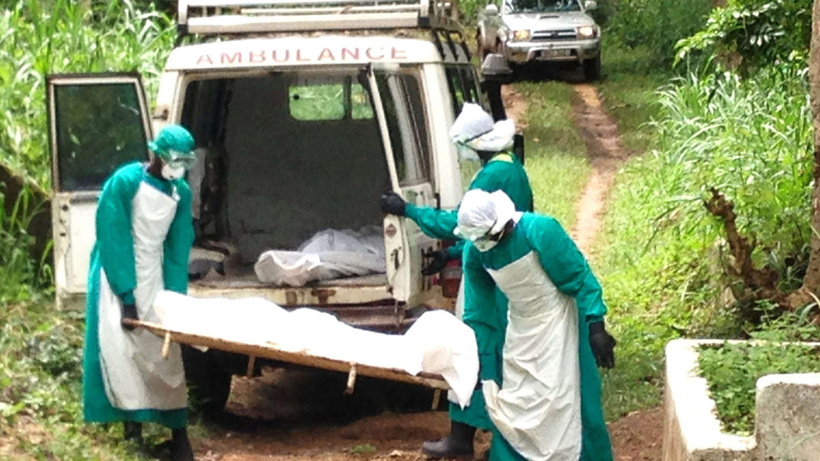 articles/2014/08/02/caring-for-ebola-patients-deeply-scary/140802-sepkowitz-ebola-tease_hdsxx8