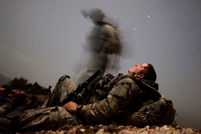 articles/2016/06/11/clinton-romesha-chronicles-the-battle-that-won-him-the-medal-of-honor/160610-webster-Clinton-Romesha-embed-3_rhtao2