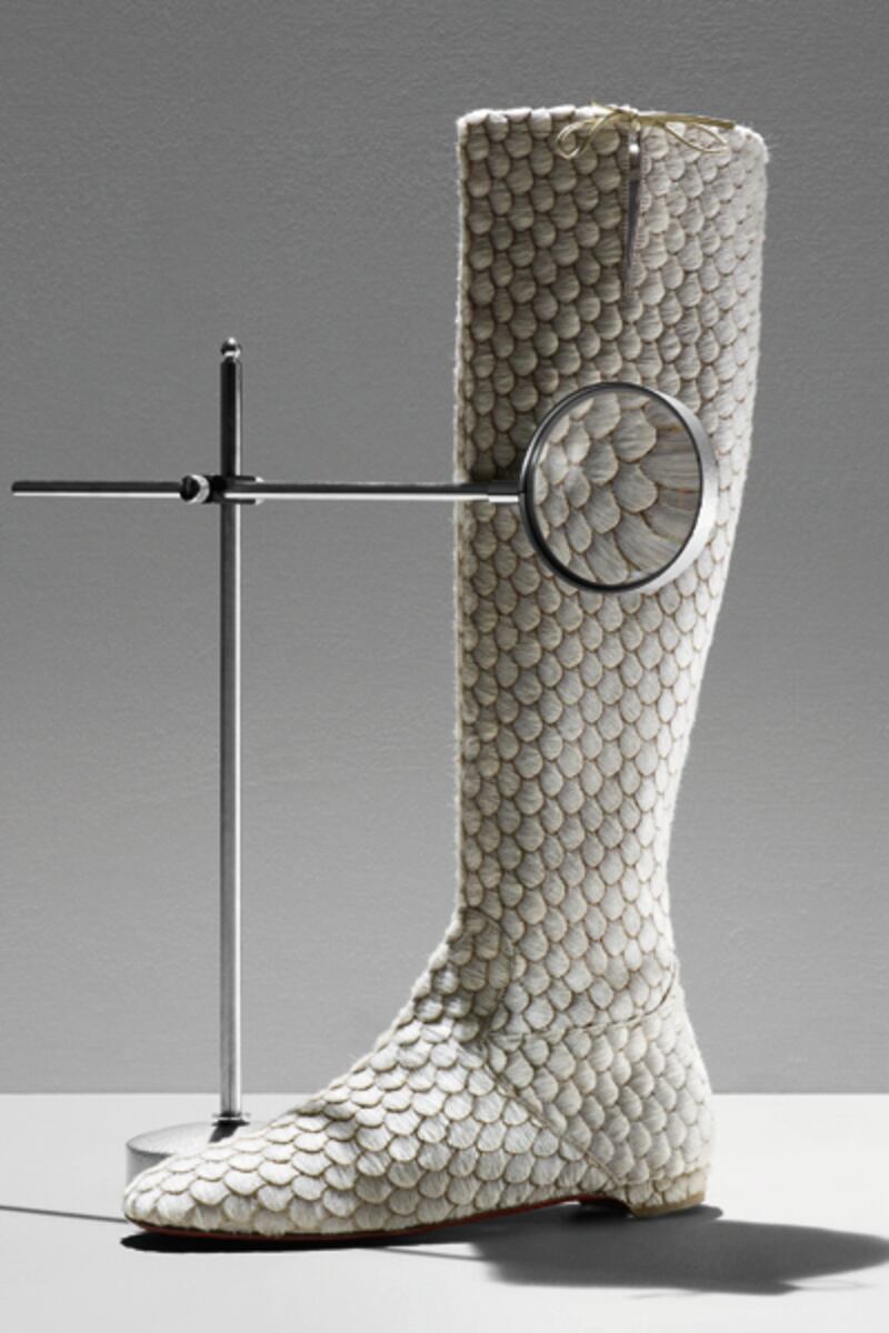 galleries/2011/11/04/christian-louboutin-book-20-year-anniversary-photos/christian-louboutin-look-book-gal-14_jtfkke