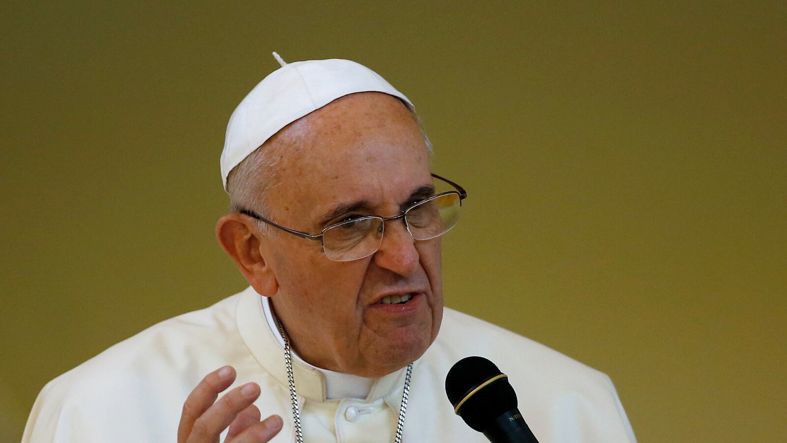 articles/2014/09/13/pope-francis-vs-the-warmongers/140913-nadeau-pope-tease_gpydzd