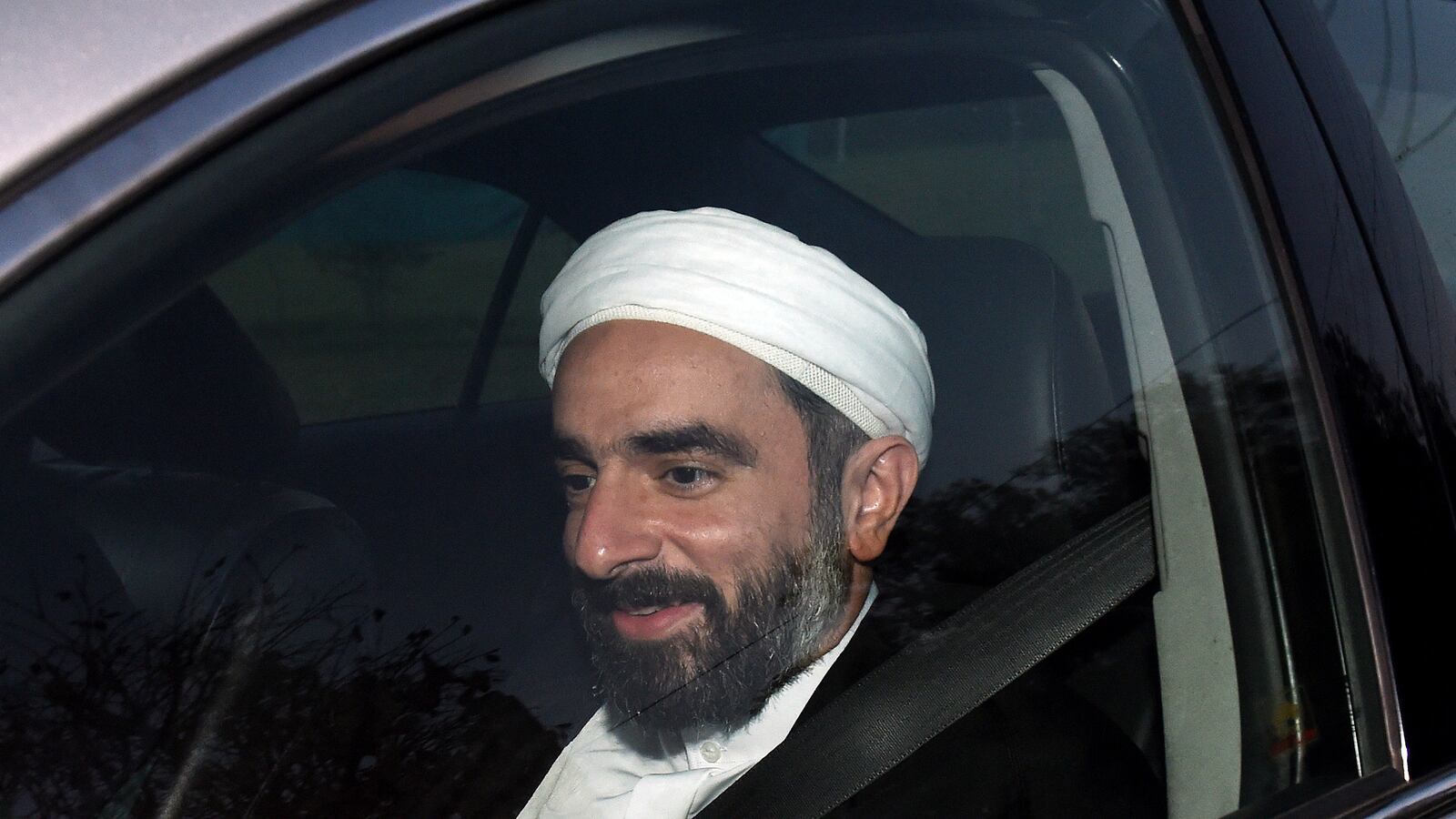 articles/2016/06/16/australia-boots-iranian-cleric-who-says-gays-must-die/160616-iranwire-Sheikh-Farrokh-Bahram-Sekaleshfar-tease_yh1wsr