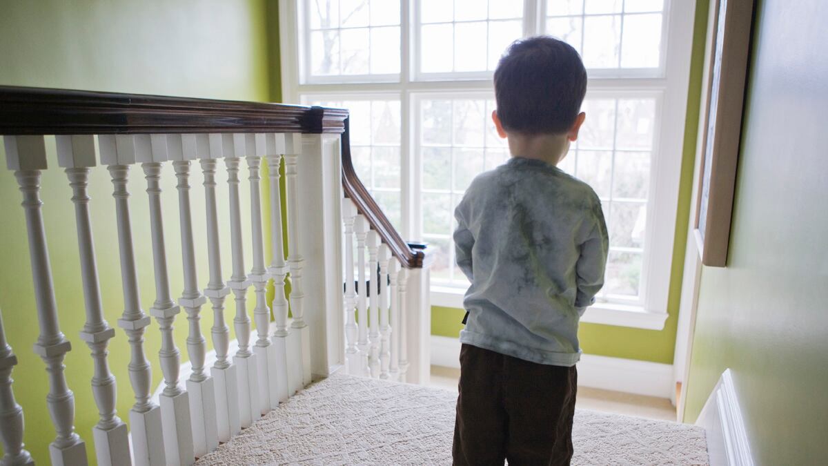 articles/2012/08/24/study-says-older-fathers-linked-to-autism-gives-mothers-a-break/autism-older-fathers-study-brown_pyromq