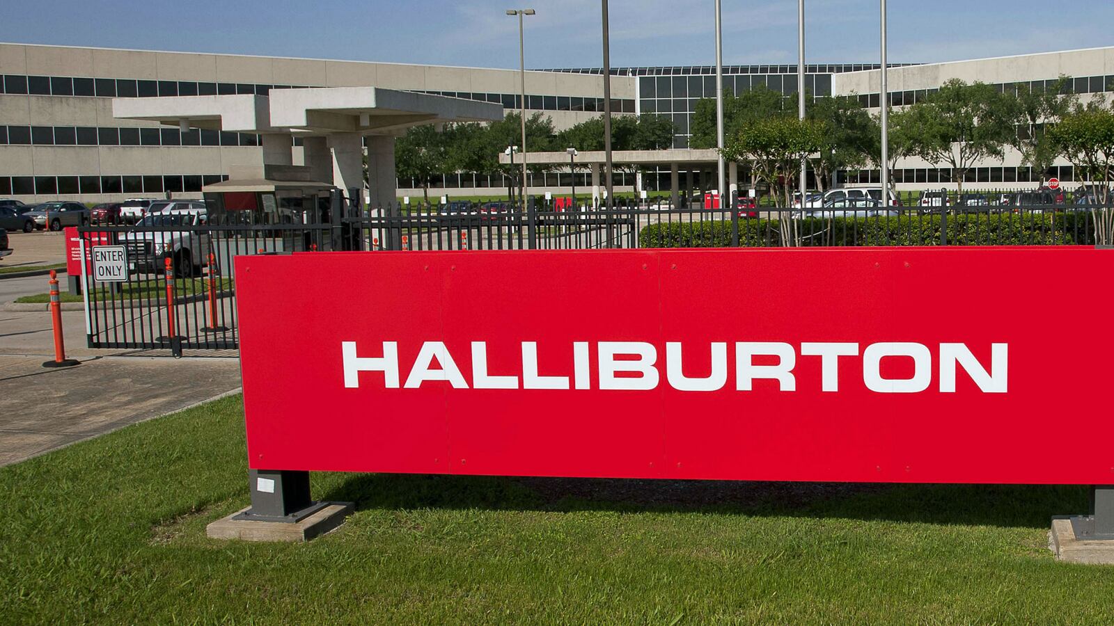 cheats/2014/09/02/halliburton-to-pay-1-1b-for-oil-spill/140902-halliburton-cheat_ylgtic