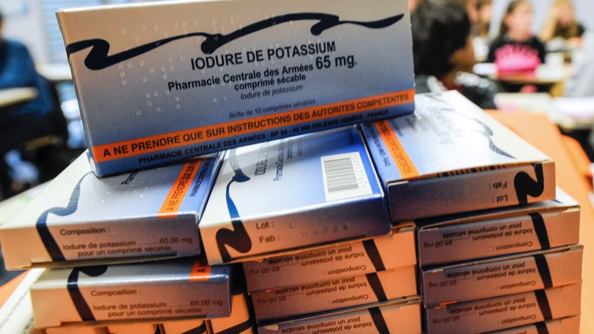 cheats/2016/04/29/all-belgians-to-get-anti-radiation-pills/160429-iodine-tablets-belgium-cheat_eszbmc