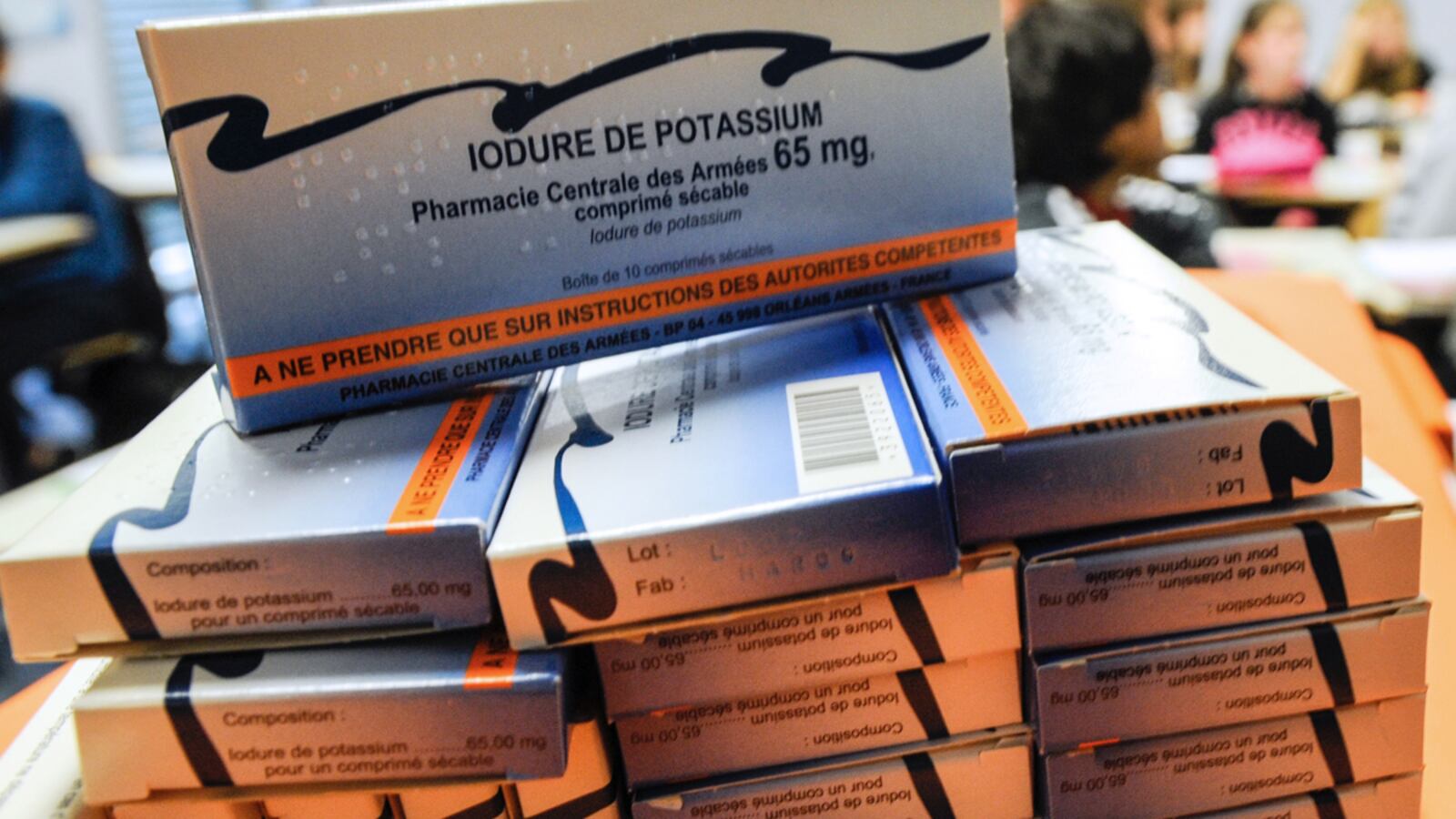 cheats/2016/04/29/all-belgians-to-get-anti-radiation-pills/160429-iodine-tablets-belgium-cheat_eszbmc