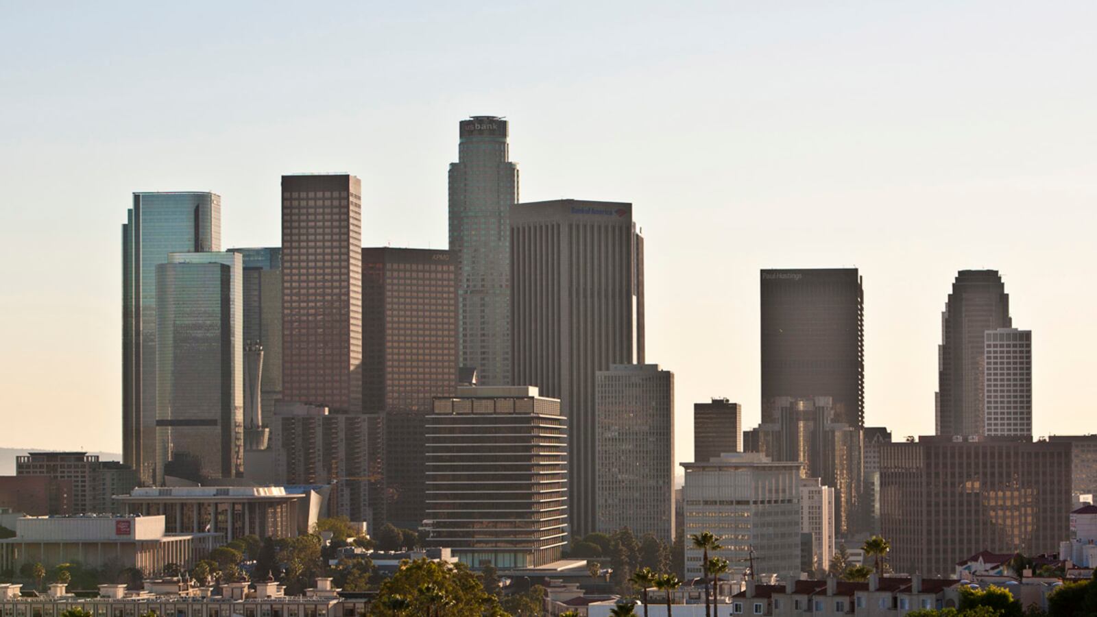 cheats/2012/08/08/30-earthquakes-strike-socal/los-angeles-skyline-earthquakes-cheat_zx1frk