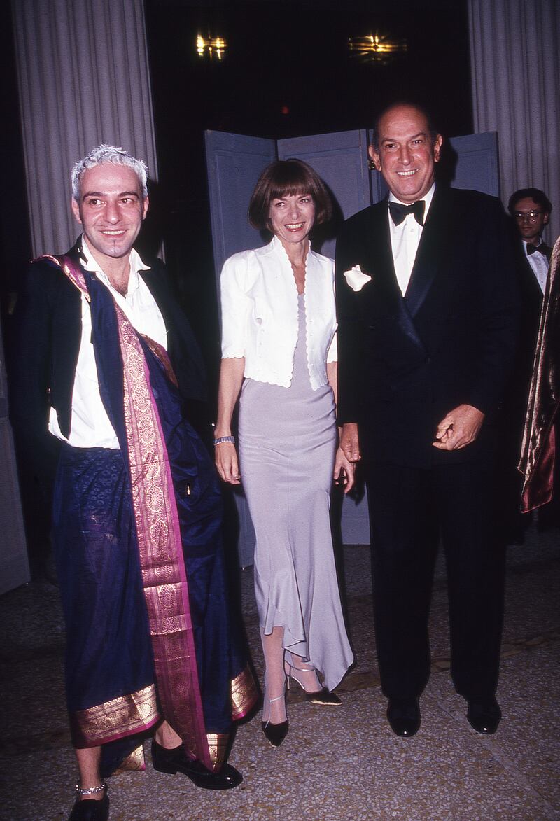 galleries/2014/10/21/oscar-de-la-renta-dead-at-82-his-life-in-photos/141020-oscar-14_rczom7