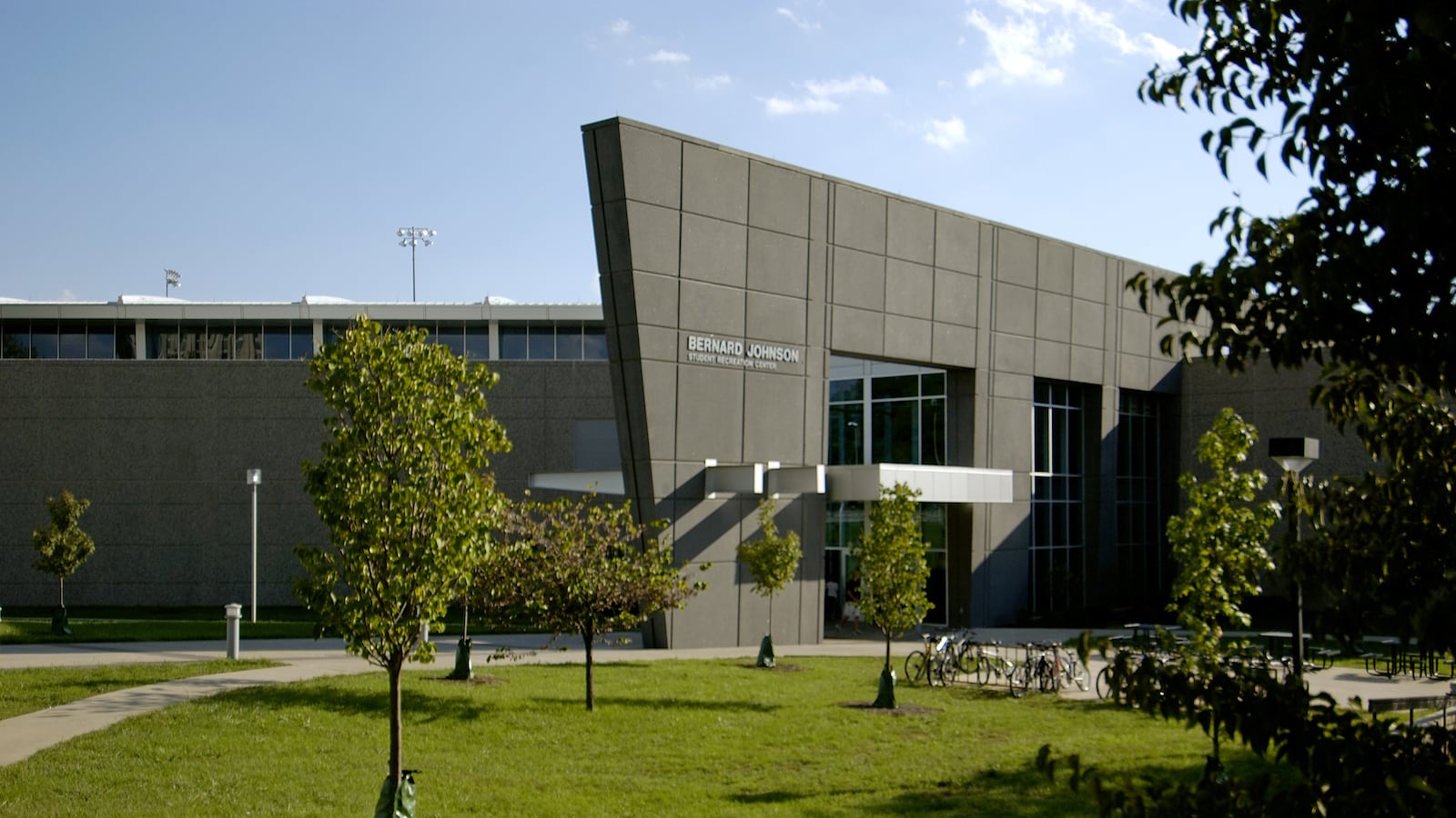 articles/2015/10/10/are-big-college-towns-the-key-to-the-american-dream/151009-miller-university-lexington-tease_q8uooh