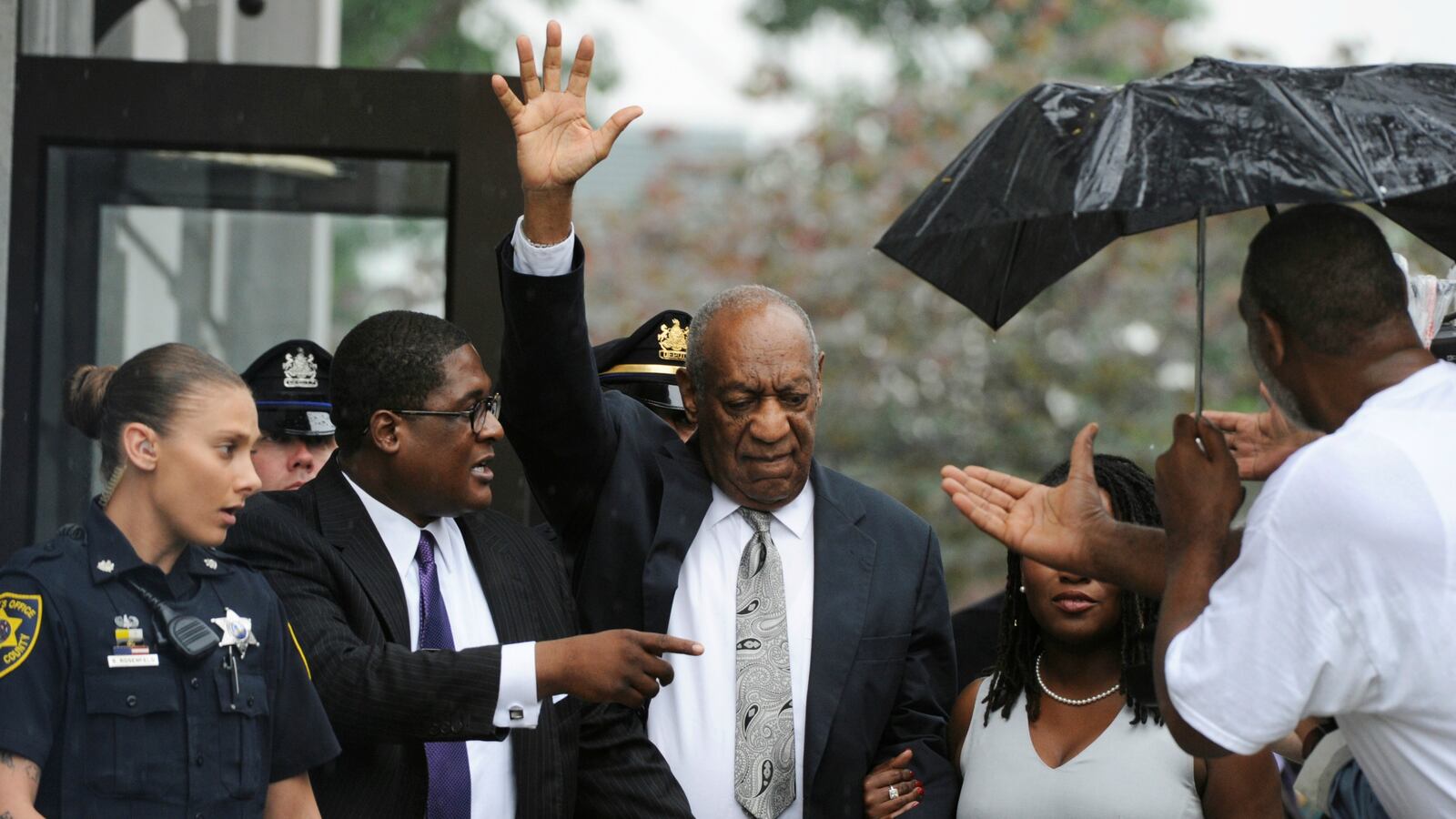 170617-cosby-power-restored-mistrial-cheat_bu09w0