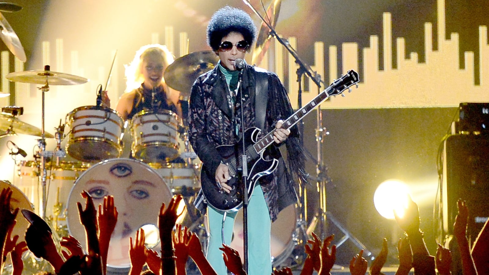 articles/2016/04/21/there-will-never-be-another-like-prince-the-greatest-recording-artist-of-all-time/160421-stereo-prince-greatest-tease_bs2ymi