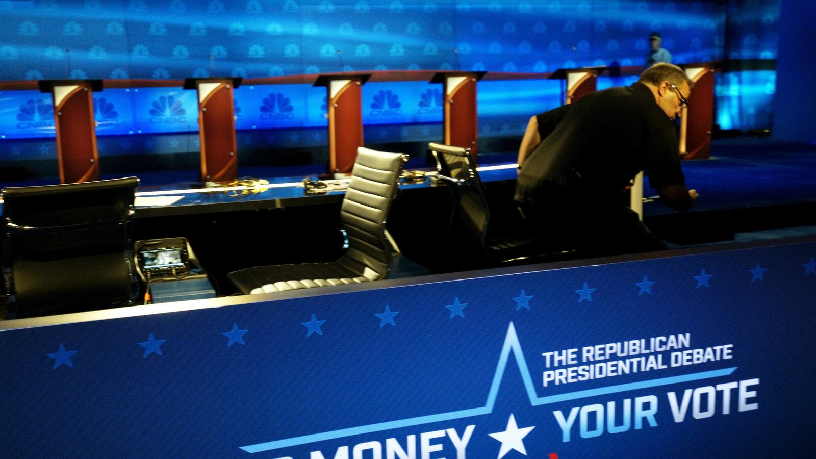 articles/2015/10/28/how-to-watch-cnbc-s-republican-debate-live-stream-online/151028-cnbc-cheat_slxms8