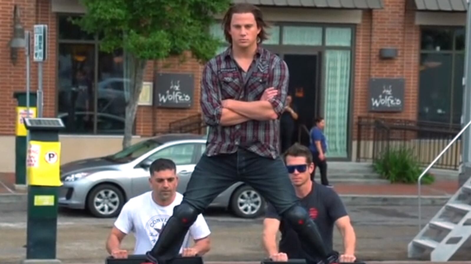 articles/2013/11/24/ron-burgundy-sings-about-rob-ford-and-more-of-this-week-s-viral-videos/131122-wright-wivv-tease_ozf0cr