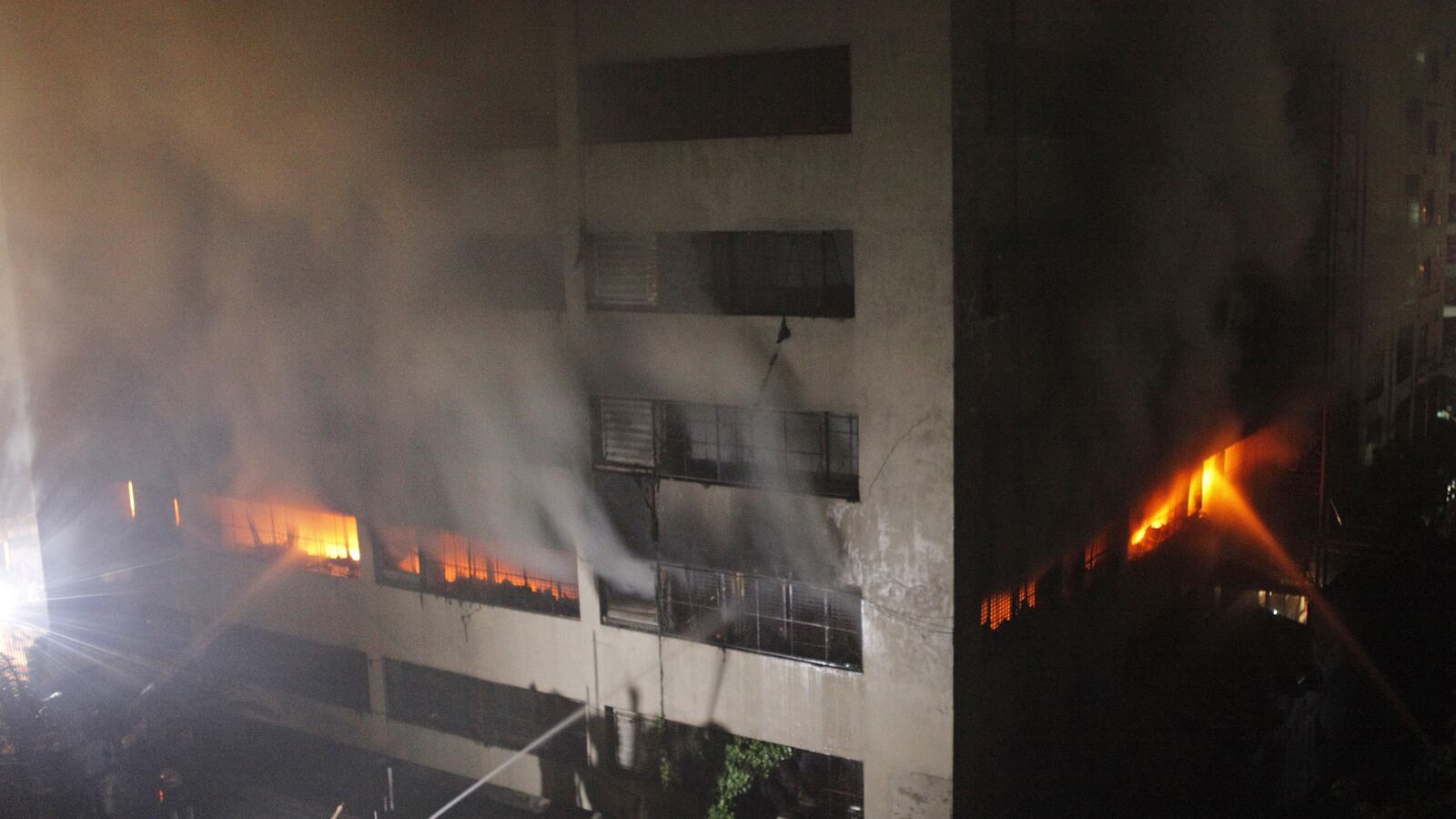 cheats/2013/05/09/another-factory-fire-in-bangladesh/130509-bangladesh-garment-fire-cheat_oyknyk