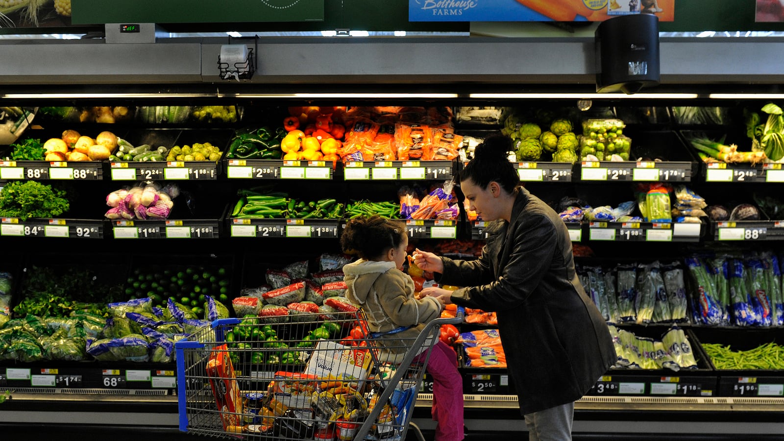 articles/2013/09/27/supermarkets-and-retailers-turn-blind-eye-to-food-stamp-funding-cuts/130926-mcgreen-food-stamps-tease_lqlfzf