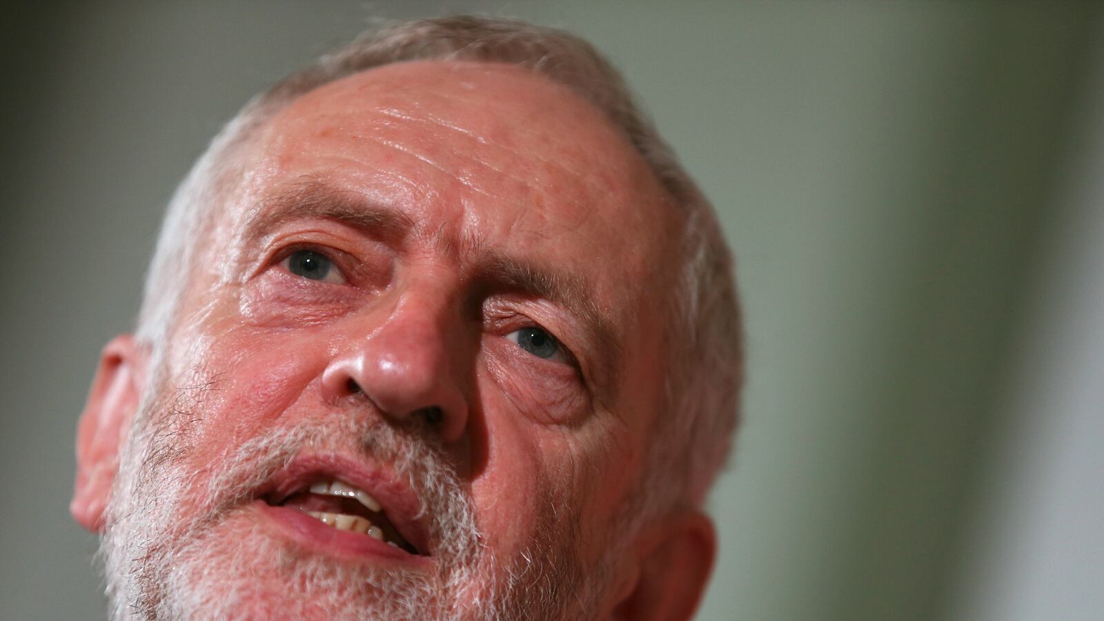 articles/2016/06/26/labour-party-coup-against-corbyn-for-sabotaging-brexit-campaign/160626-hines-tease_j4jqcg