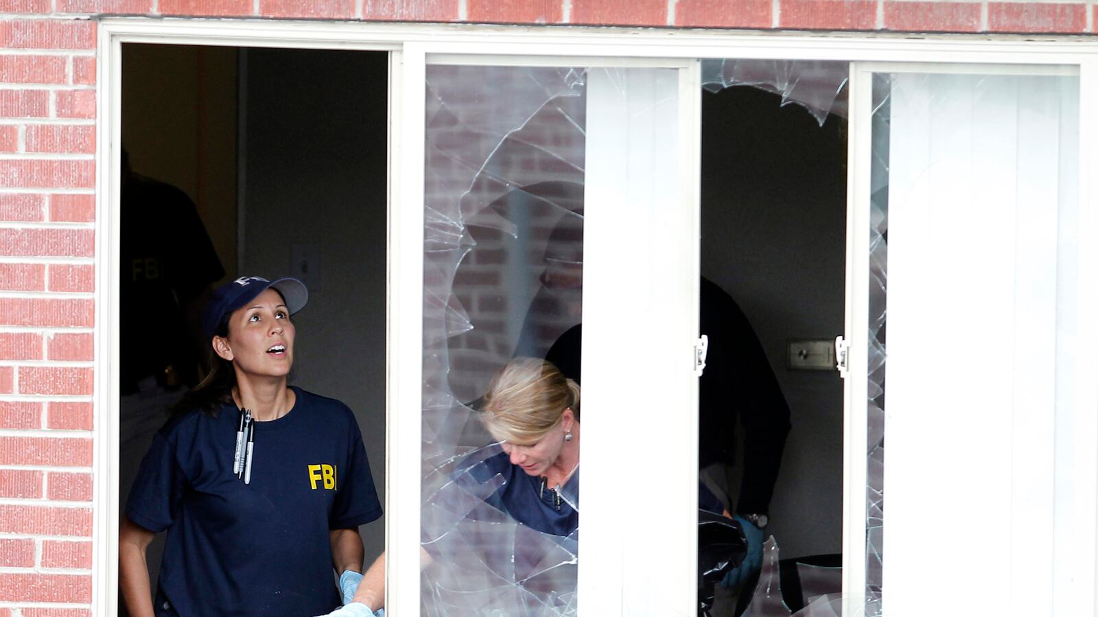 cheats/2012/07/24/cops-holmes-had-30-grenades/james-holmes-apartment-gernades-cheat_crb8r7