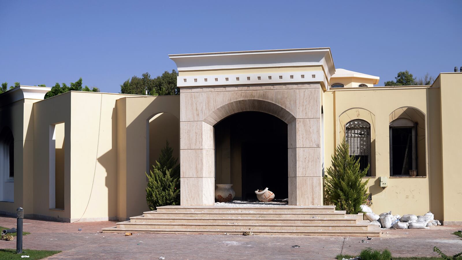 articles/2012/12/18/why-hill-briefing-on-benghazi-won-t-improve-security/crowley-benghazi-briefing-tease_cdvngl