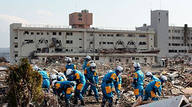 cheats/2011/03/22/taylor-anderson-is-first-us-quake-victim-in-japan/american-victim-found-in-japan_zkvtbp