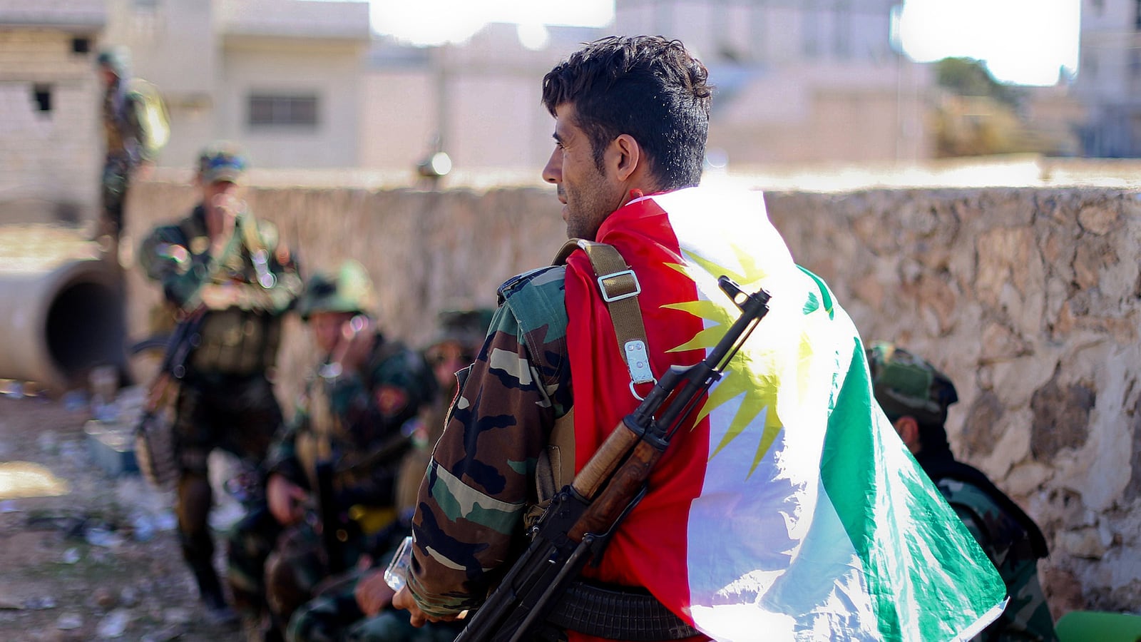 articles/2014/11/18/local-truces-are-syria-s-sad-little-pieces-of-peace/141116-hersh-syria-peace-tease_tlnad5