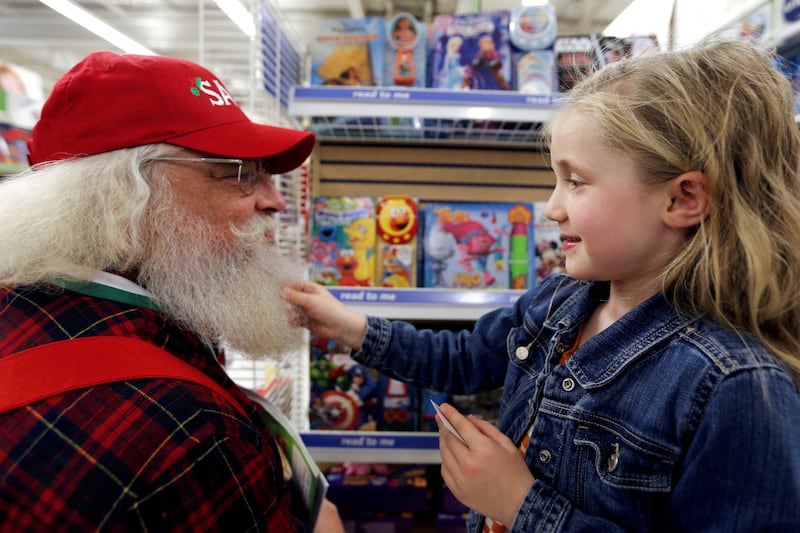 galleries/2016/11/25/the-art-of-becoming-santa-photos/161122-art-of-becoming-santa-GAL-04_xmaigi