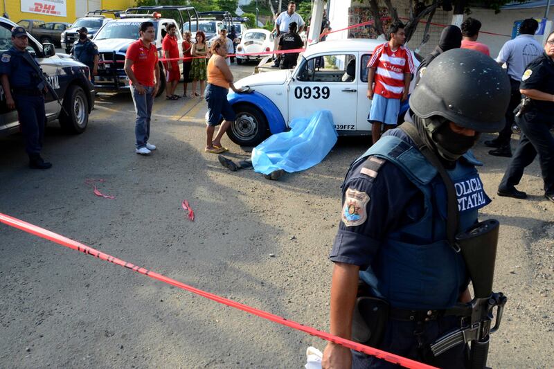 articles/2011/12/09/mexico-a-country-in-crisis-needs-a-fix-the-size-of-the-marshall-plan/mexico-drugs-ackerman_kmehuq