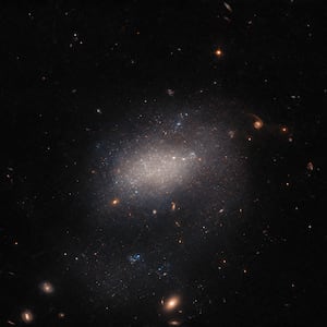 hubble_ugc7983_potw2303a_dufi9f